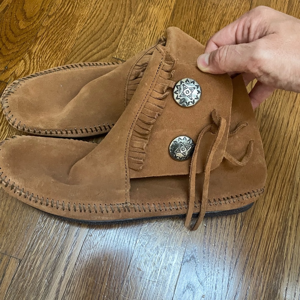 Minnetonka Tan Suede Moccasin Boots